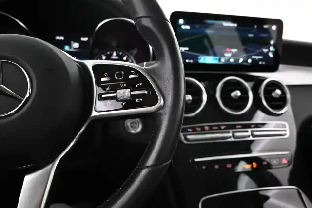 Harmaa Maastoauto, Mercedes-Benz GLC – VAR-35325