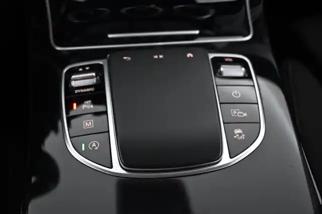 Harmaa Maastoauto, Mercedes-Benz GLC – VAR-35325