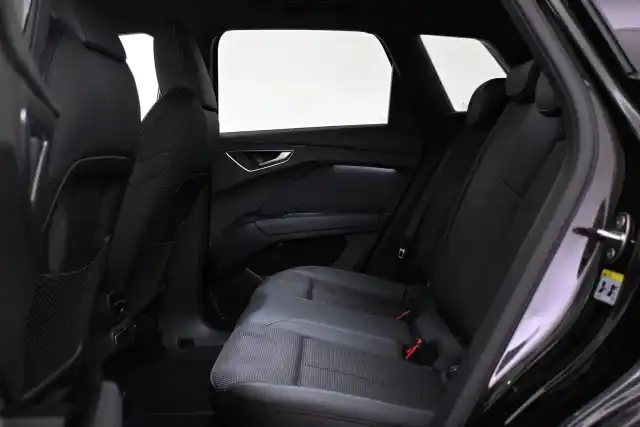 Musta Maastoauto, Audi Q4 e-tron – VAR-35397