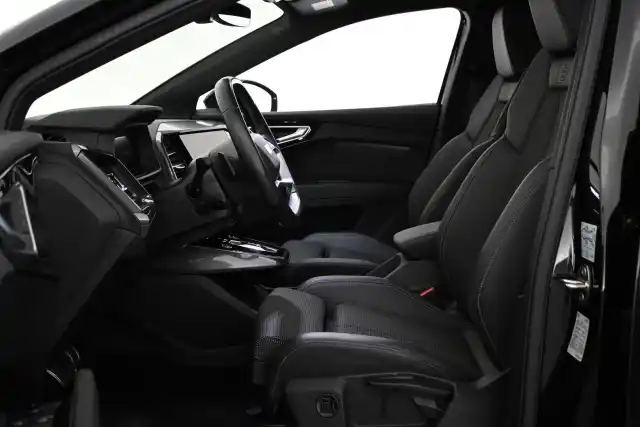 Musta Maastoauto, Audi Q4 e-tron – VAR-35397