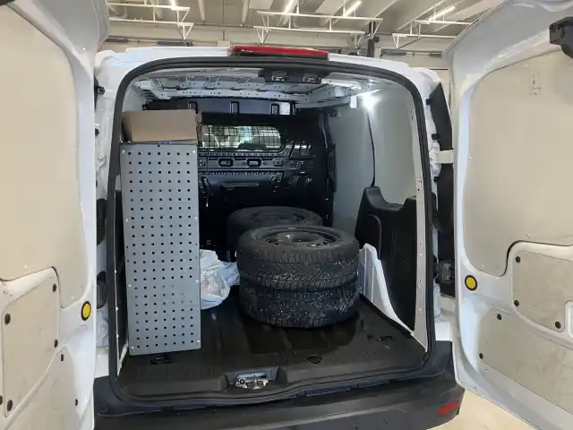 Valkoinen Pakettiauto, Ford Transit Connect – VAR-35488