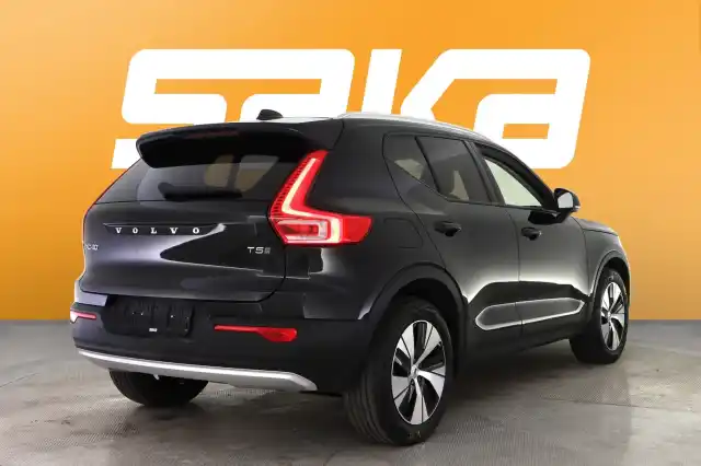 Musta Maastoauto, Volvo XC40 – VAR-35495