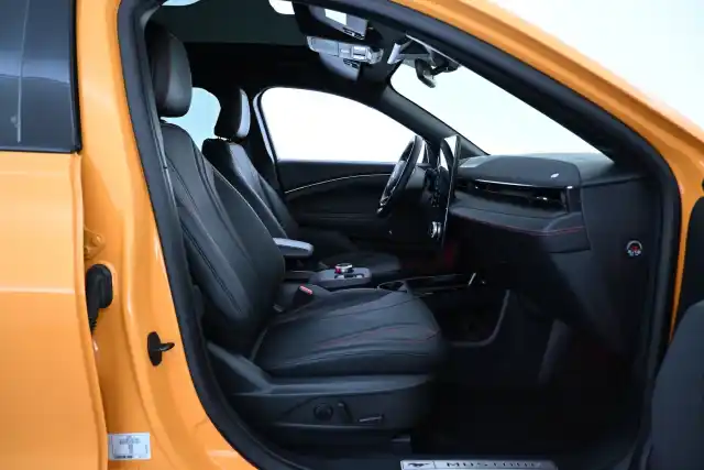 Oranssi Maastoauto, Ford Mustang Mach-E – VAR-35691