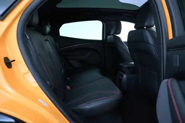 Oranssi Maastoauto, Ford Mustang Mach-E – VAR-35691