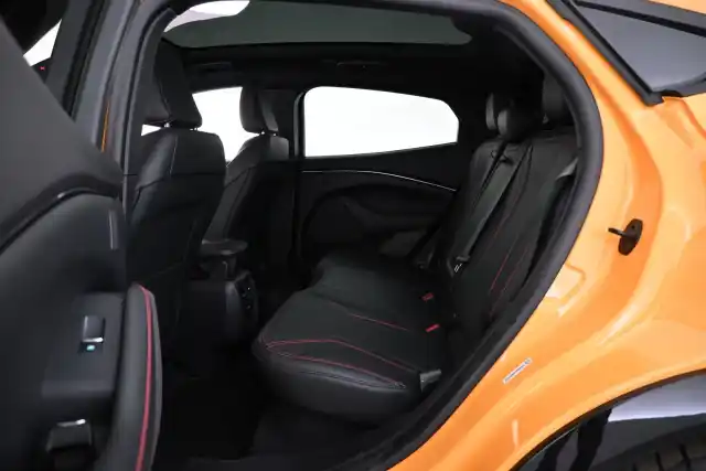 Oranssi Maastoauto, Ford Mustang Mach-E – VAR-35691