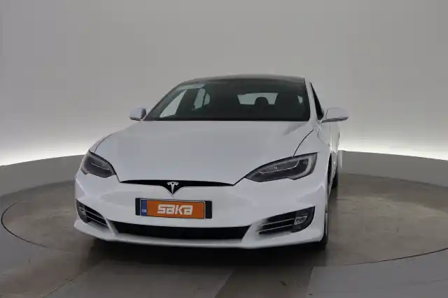 Valkoinen Sedan, Tesla Model S – VAR-35754