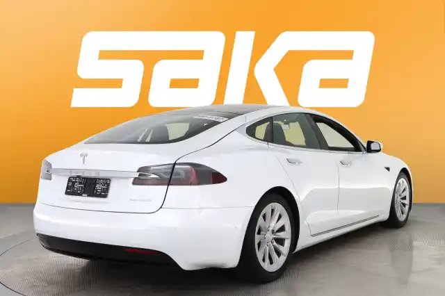 Valkoinen Sedan, Tesla Model S – VAR-35754