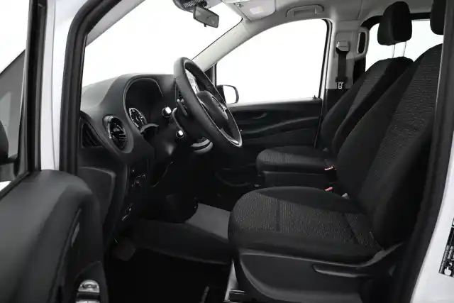 Valkoinen Tila-auto, Mercedes-Benz Vito – VAR-35823
