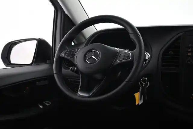 Valkoinen Tila-auto, Mercedes-Benz Vito – VAR-35823