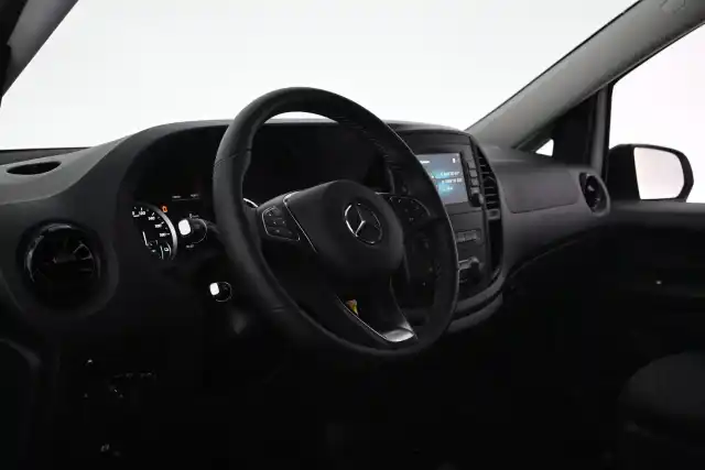 Valkoinen Tila-auto, Mercedes-Benz Vito – VAR-35823