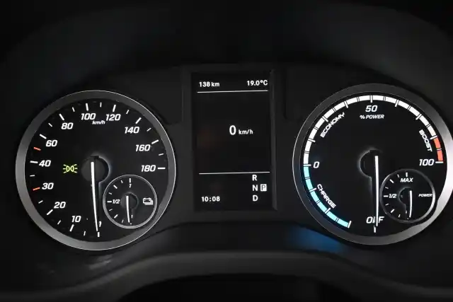 Valkoinen Tila-auto, Mercedes-Benz Vito – VAR-35823