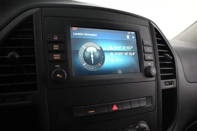 Valkoinen Tila-auto, Mercedes-Benz Vito – VAR-35823