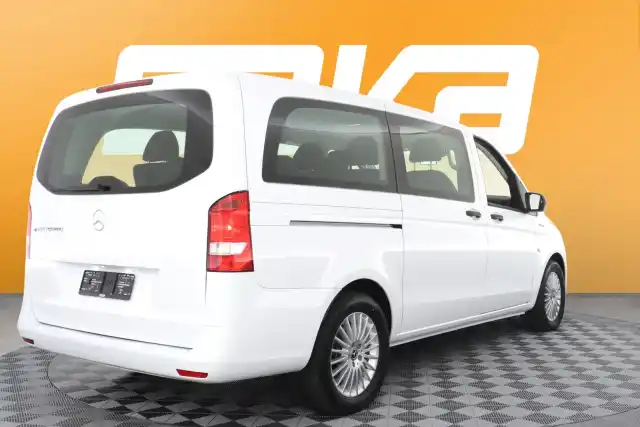 Valkoinen Tila-auto, Mercedes-Benz Vito – VAR-35823