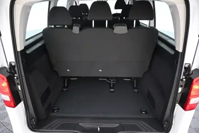 Valkoinen Tila-auto, Mercedes-Benz Vito – VAR-35823