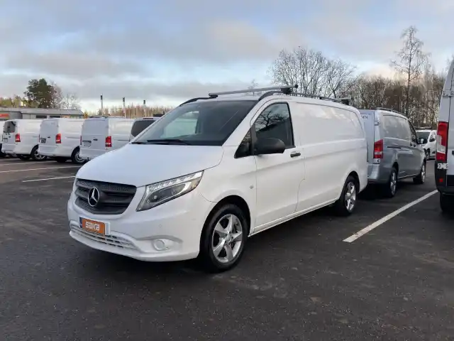 Valkoinen Pakettiauto, Mercedes-Benz Vito – VAR-35849