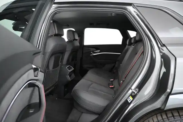 Harmaa Maastoauto, Audi Q8 e-tron – VAR-35909