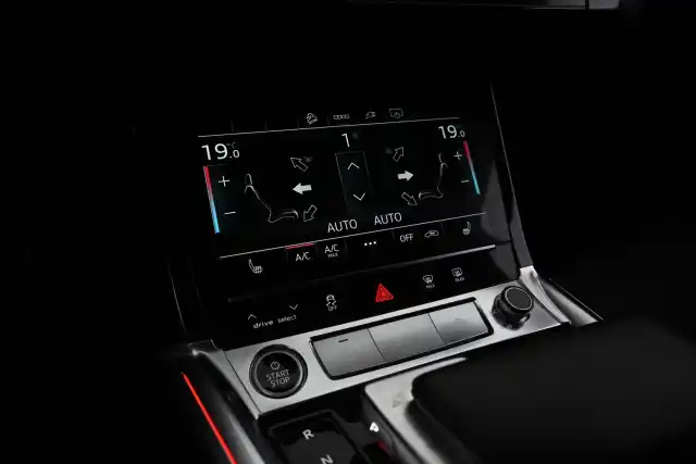 Harmaa Maastoauto, Audi Q8 e-tron – VAR-35909