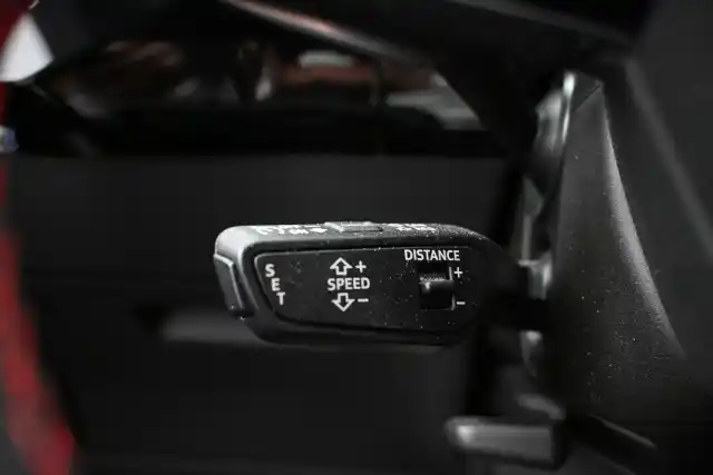 Harmaa Maastoauto, Audi Q8 e-tron – VAR-35909