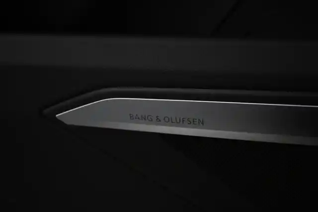 Harmaa Maastoauto, Audi Q8 e-tron – VAR-35909