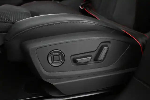 Harmaa Maastoauto, Audi Q8 e-tron – VAR-35909