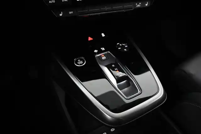 Sininen Maastoauto, Audi Q4 e-tron – VAR-35983