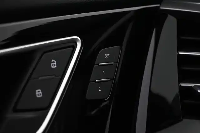 Sininen Maastoauto, Audi Q4 e-tron – VAR-35983