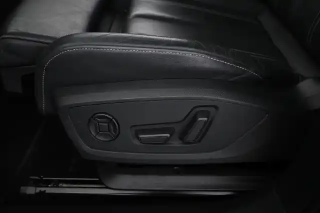 Sininen Maastoauto, Audi Q4 e-tron – VAR-35983