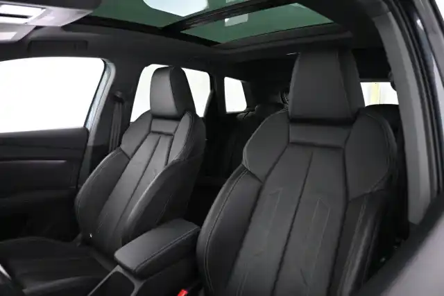 Sininen Maastoauto, Audi Q4 e-tron – VAR-35983