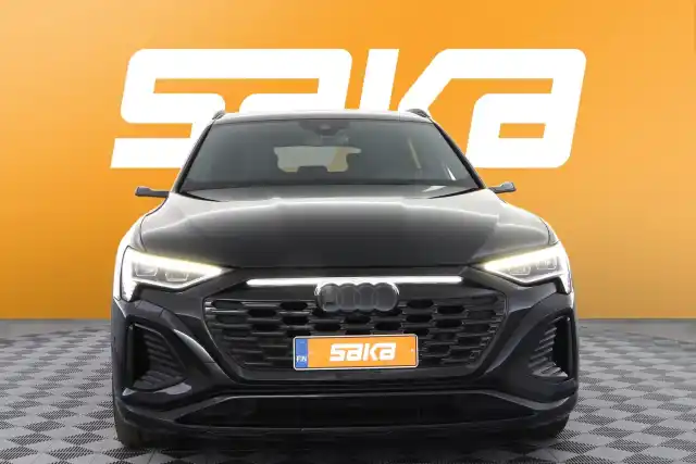 Musta Maastoauto, Audi Q8 e-tron – VAR-36078