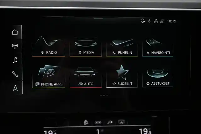 Musta Maastoauto, Audi Q8 e-tron – VAR-36078