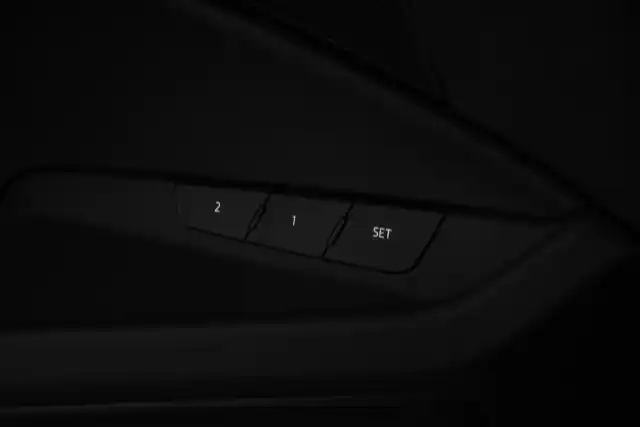 Musta Maastoauto, Audi Q8 e-tron – VAR-36078