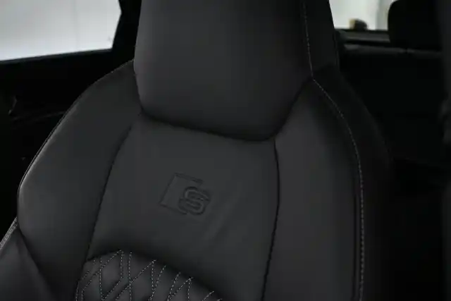 Musta Maastoauto, Audi Q8 e-tron – VAR-36078
