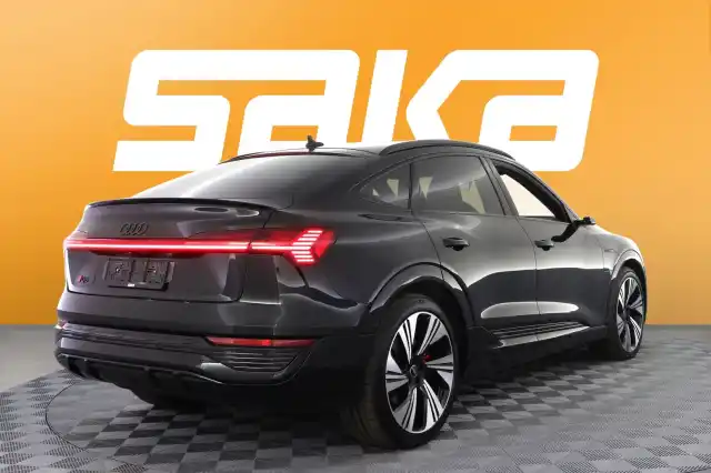 Musta Maastoauto, Audi Q8 e-tron – VAR-36078