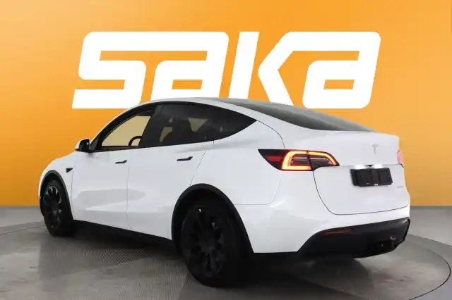 Valkoinen Maastoauto, Tesla Model Y – VAR-36288