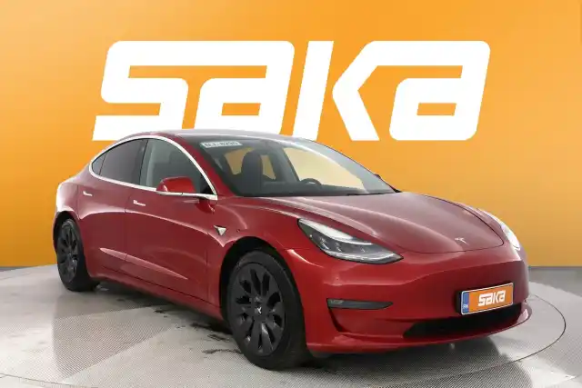 Punainen Sedan, Tesla Model 3 – VAR-36381