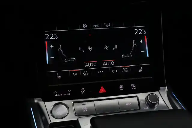 Musta Maastoauto, Audi e-tron – VAR-36402