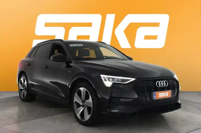 Musta Maastoauto, Audi e-tron – VAR-36402