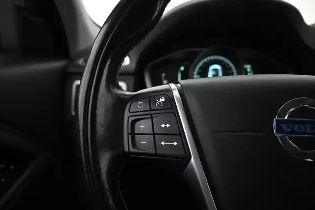 Ruskea Farmari, Volvo XC70 – VAR-36429