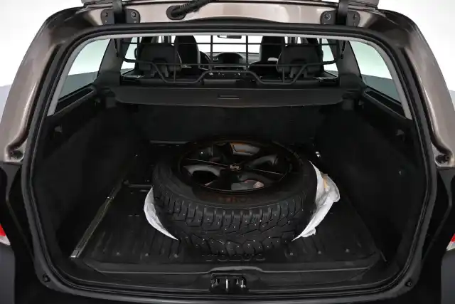 Ruskea Farmari, Volvo XC70 – VAR-36429