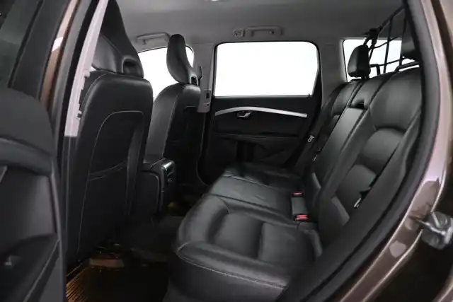 Ruskea Farmari, Volvo XC70 – VAR-36429