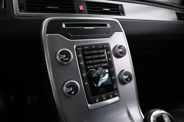 Ruskea Farmari, Volvo XC70 – VAR-36429