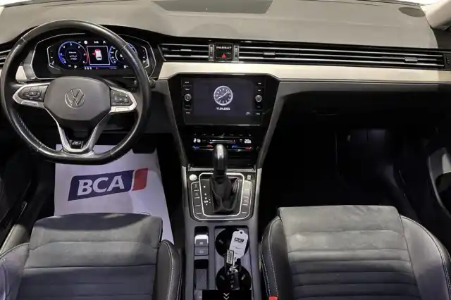 Valkoinen Farmari, Volkswagen Passat – VAR-36561