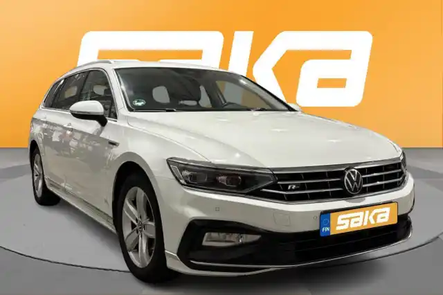 Valkoinen Farmari, Volkswagen Passat – VAR-36561