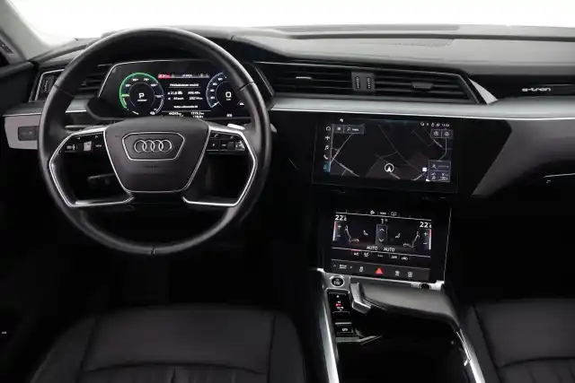 Musta Maastoauto, Audi e-tron – VAR-36575