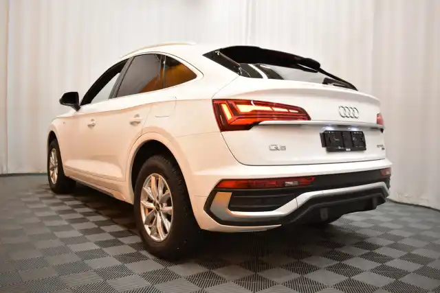 Valkoinen Maastoauto, Audi Q5 – VAR-36592