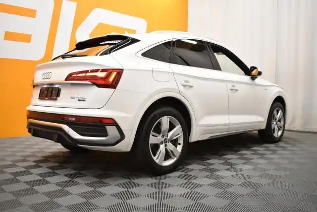 Valkoinen Maastoauto, Audi Q5 – VAR-36592