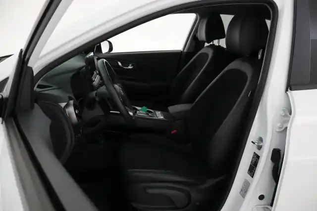 Valkoinen Maastoauto, Hyundai KONA ELECTRIC – VAR-36716