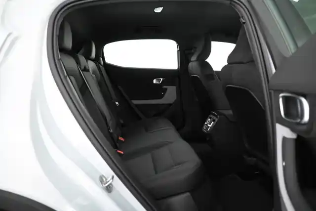 Harmaa Sedan, Polestar 2 – VAR-37007