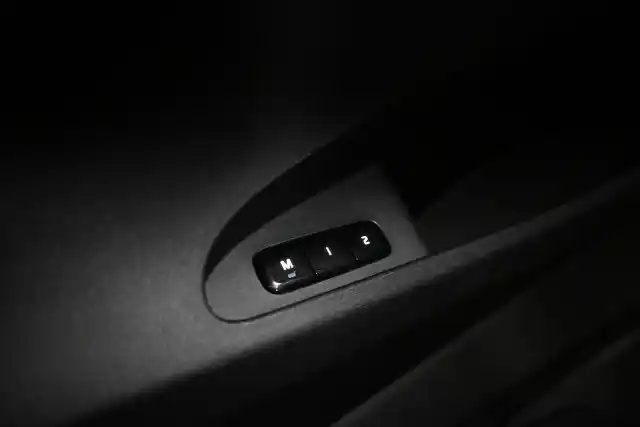 Harmaa Sedan, Polestar 2 – VAR-37007