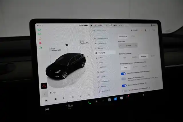 Musta Maastoauto, Tesla Model Y – VAR-37065